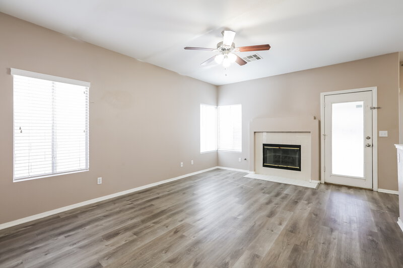 2,175/Mo, 6055 Autumn Rose Way Las Vegas, NV 89142 Living Room View