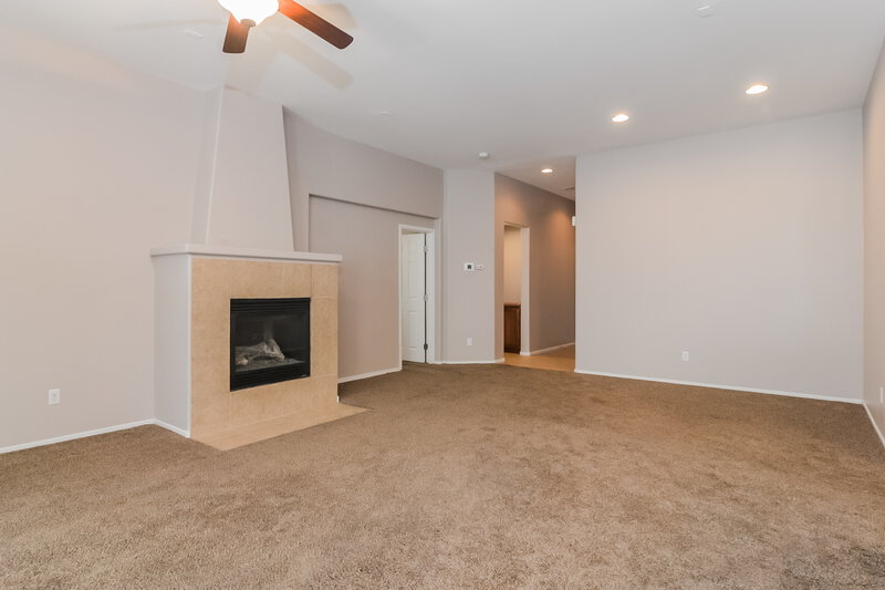 1,675/Mo, 6321 Salmon Mountain Ave Las Vegas, NV 89122 Living Room View 3
