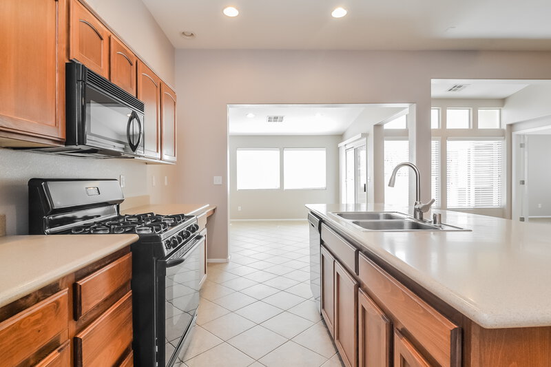 1,675/Mo, 6321 Salmon Mountain Ave Las Vegas, NV 89122 Kitchen View
