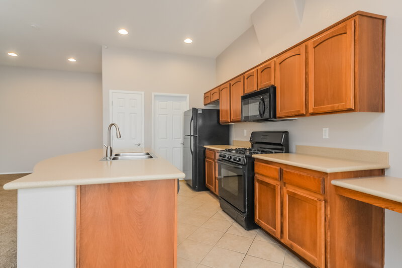 1,675/Mo, 6321 Salmon Mountain Ave Las Vegas, NV 89122 Kitchen View 2