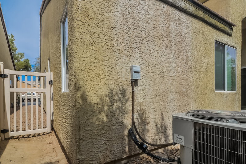 1,675/Mo, 6321 Salmon Mountain Ave Las Vegas, NV 89122 Rear View 2