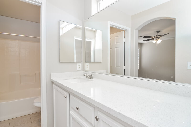 2,100/Mo, 1006 Grand Cerritos Ave Las Vegas, NV 89183 Main Bathroom View