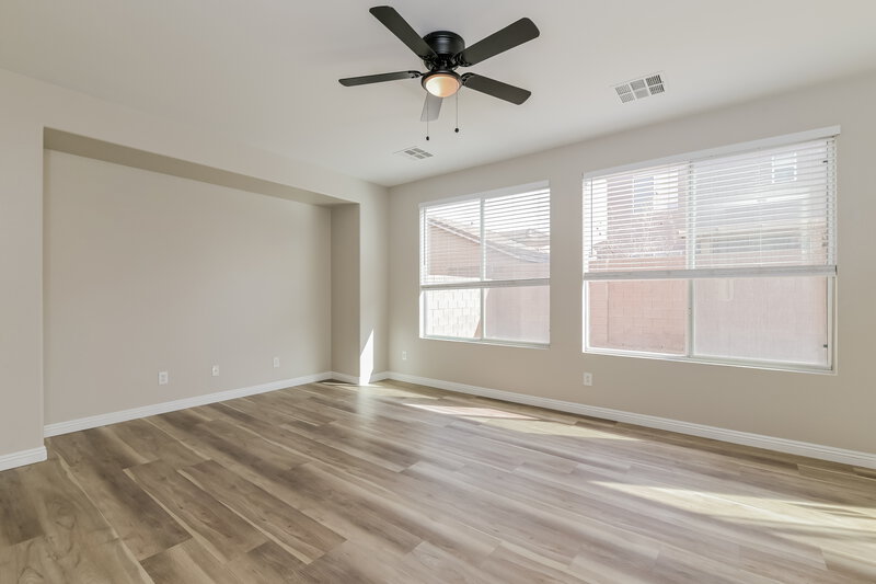 2,550/Mo, 995 Klamath River Ave Henderson, NV 89002 Family Room View