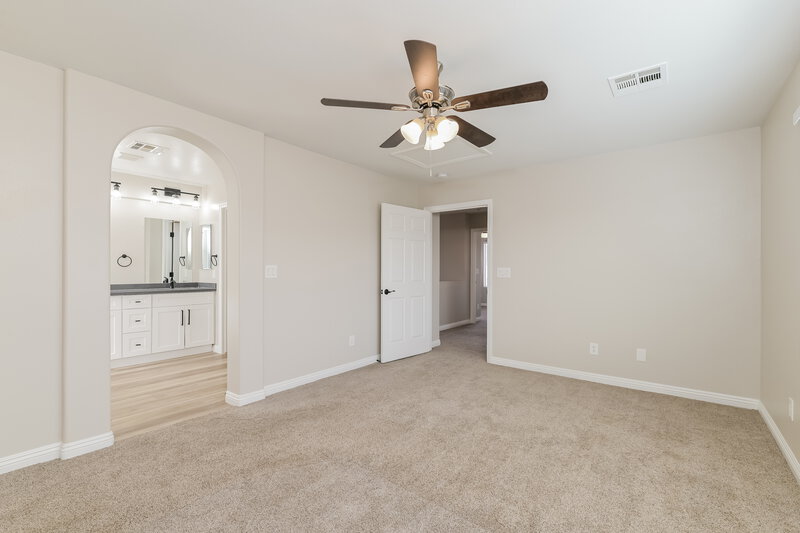 2,550/Mo, 995 Klamath River Ave Henderson, NV 89002 Main Bedroom View 2