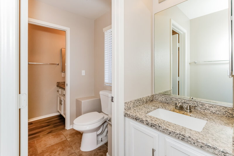 1,950/Mo, 7216 Plushstone St Las Vegas, NV 89148 Bathroom View