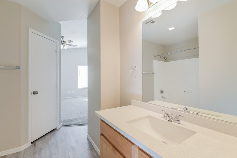 1,935/Mo, 717 Red Bark Ln Henderson, NV 89011 Main Bathroom View