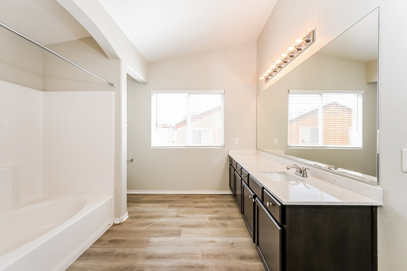 2,245/Mo, 6238 Borland Ct Las Vegas, NV 89148 Main Bathroom View