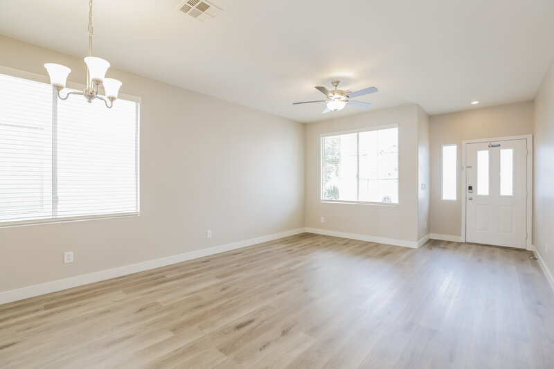 2,400/Mo, 1100 Laguna Park Ct Las Vegas, NV 89110 Dining Room View