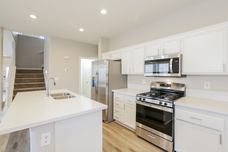 2,400/Mo, 1100 Laguna Park Ct Las Vegas, NV 89110 Kitchen View 2