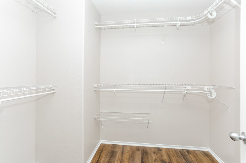 1,865/Mo, 8136 Nestled Ct Las Vegas, NV 89143 Walk In Closet View