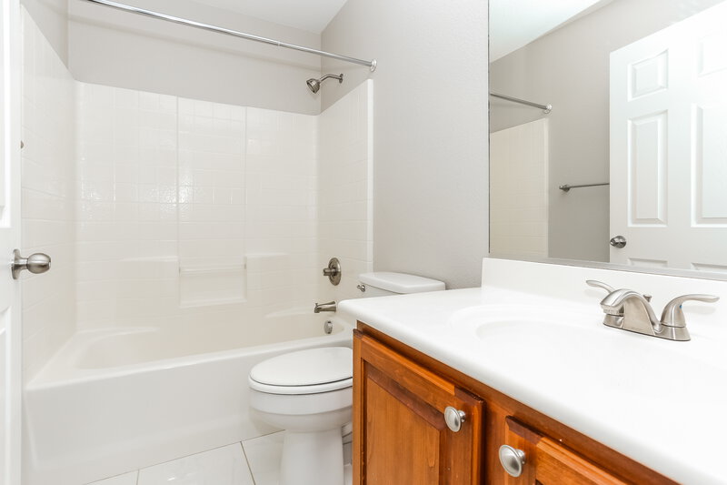 1,865/Mo, 8136 Nestled Ct Las Vegas, NV 89143 Bathroom View