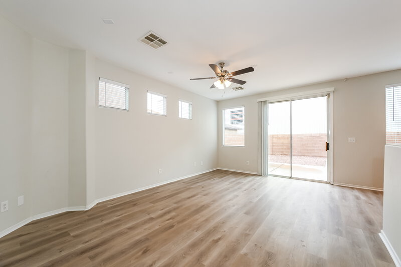 2,015/Mo, 4971 Gingerlyn St Las Vegas, NV 89122 Living Room View