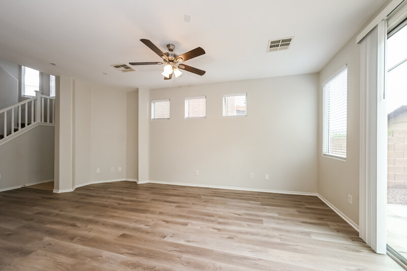 2,015/Mo, 4971 Gingerlyn St Las Vegas, NV 89122 Living Room View 2