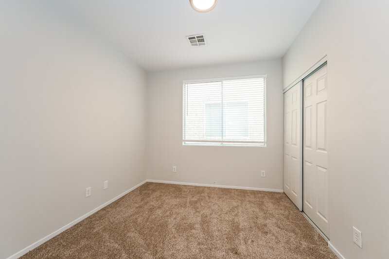 2,015/Mo, 4971 Gingerlyn St Las Vegas, NV 89122 Bedroom View 3