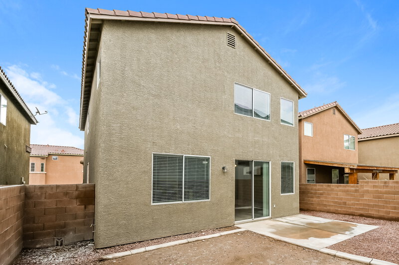 2,015/Mo, 4971 Gingerlyn St Las Vegas, NV 89122 Rear View