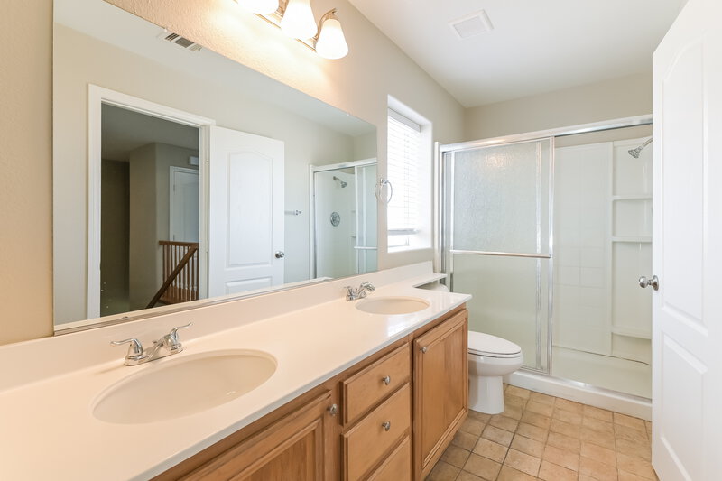 2,300/Mo, 1012 Desert Retreat Ct Henderson, NV 89002 Bathroom View