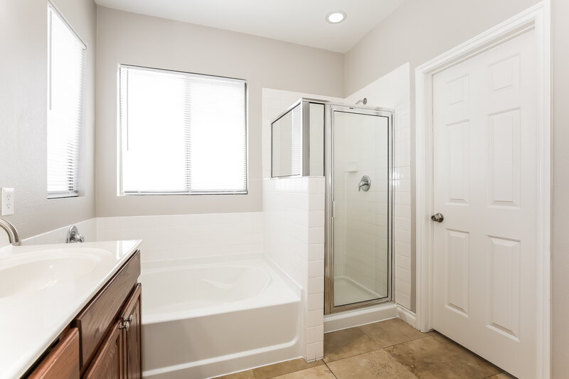2,445/Mo, 743 Rustic Desert Pl Henderson, NV 89011 Main Bathroom View