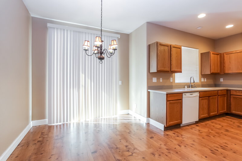 2,180/Mo, 7205 Gran Paradiso Dr Las Vegas, NV 89131 Dining Room View 2