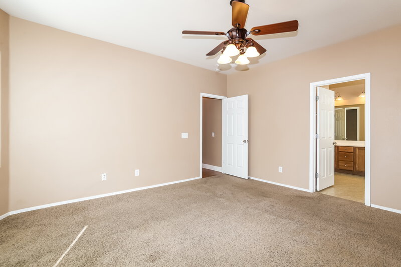 2,180/Mo, 7205 Gran Paradiso Dr Las Vegas, NV 89131 Master Bedroom View