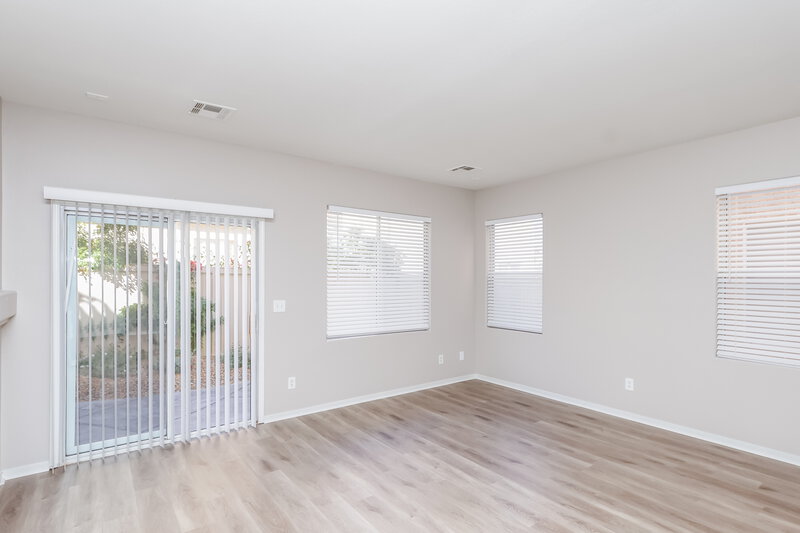 1,790/Mo, 8015 Duneville St Las Vegas, NV 89139 Living Room View