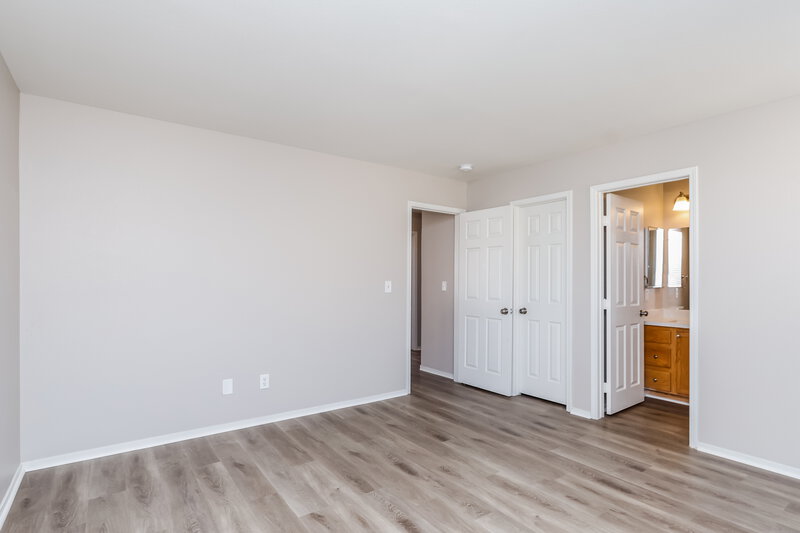 1,790/Mo, 8015 Duneville St Las Vegas, NV 89139 Main Bedroom View 2