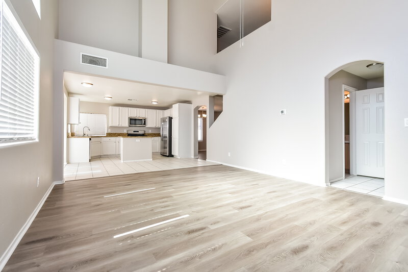 2,300/Mo, 989 Trackers Glen Ave Henderson, NV 89015 Living Room View 2