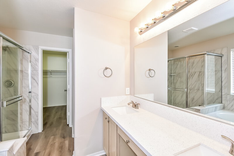 2,300/Mo, 989 Trackers Glen Ave Henderson, NV 89015 Main Bathroom View