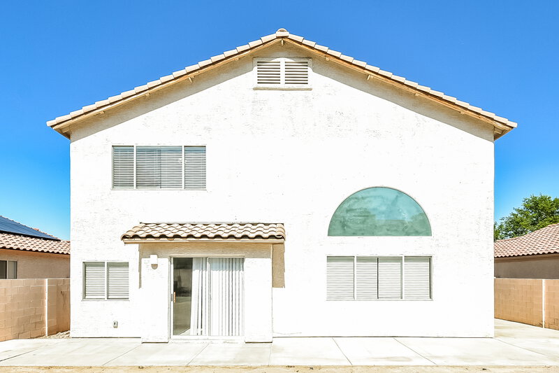 2,300/Mo, 989 Trackers Glen Ave Henderson, NV 89015 Rear View