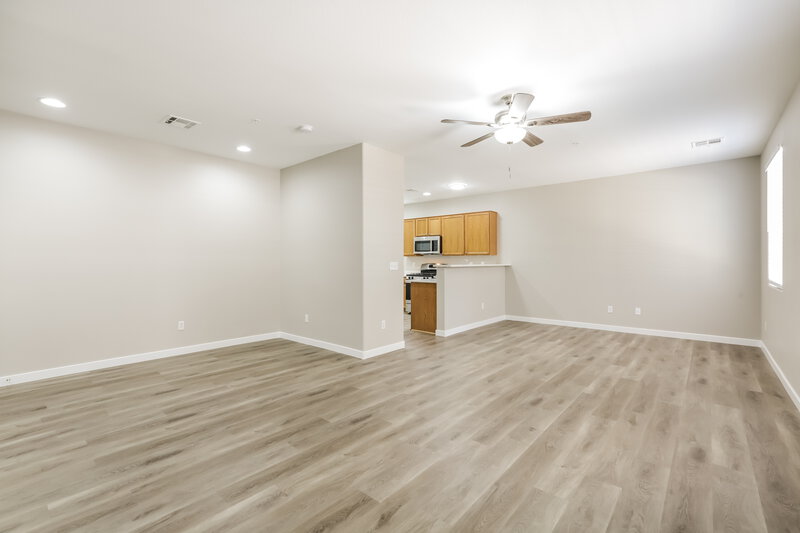 1,795/Mo, 10621 Bear Lodge Ct Las Vegas, NV 89129 Living Room View