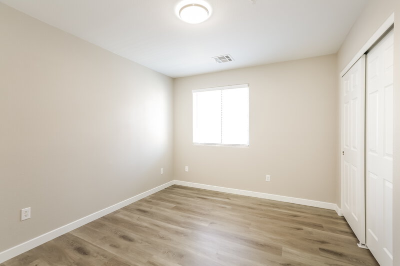1,795/Mo, 10621 Bear Lodge Ct Las Vegas, NV 89129 Bedroom View 2
