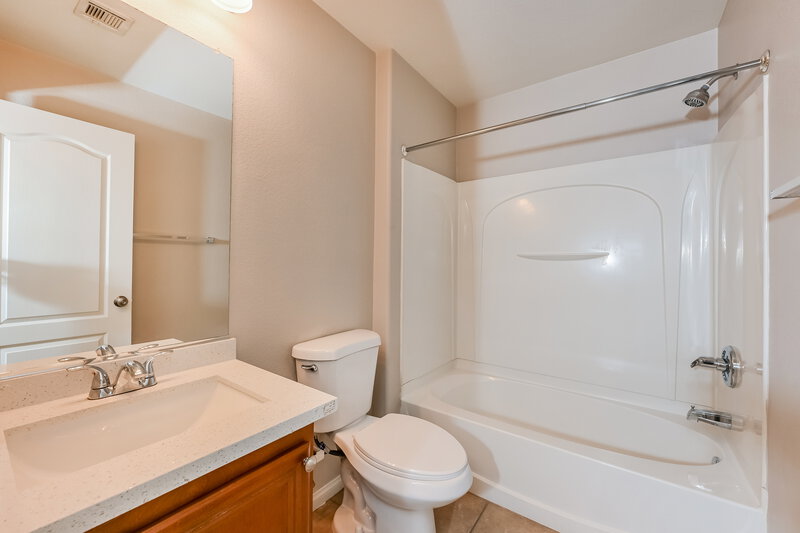 2,330/Mo, 6171 Blue Rapids Ct Las Vegas, NV 89139 Bathroom View 2