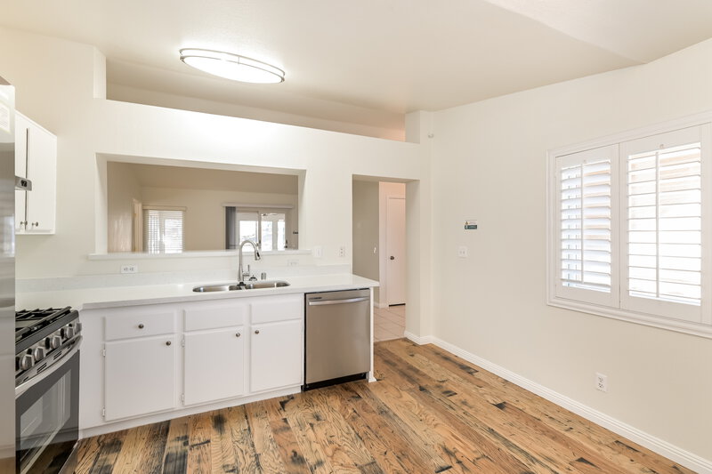 2,090/Mo, 851 Voyager St Henderson, NV 89002 Kitchen View 2