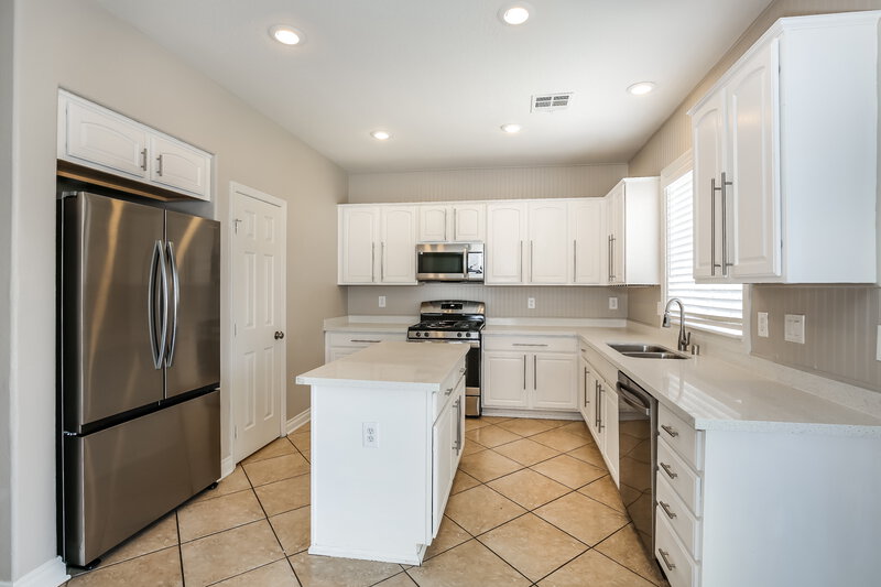 2,625/Mo, 4150 W El Campo Grande Ave North Las Vegas, NV 89031 Kitchen View