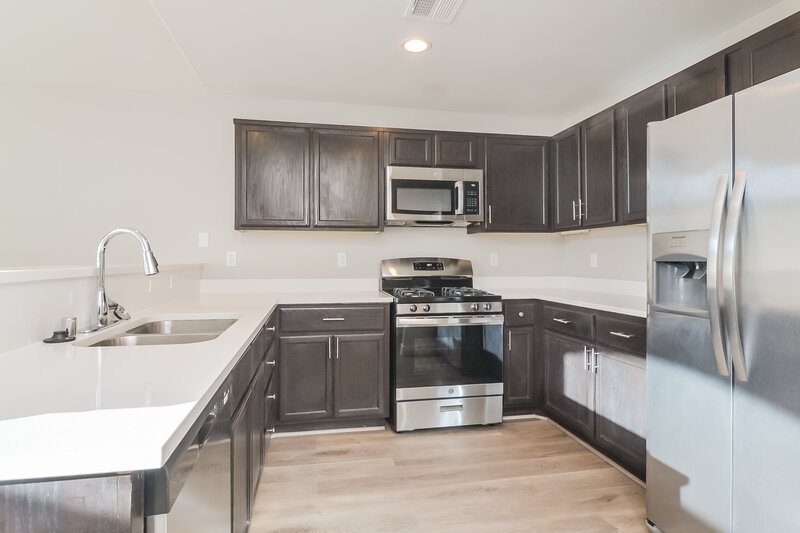 2,060/Mo, 7243 Twin Maples Ct Las Vegas, NV 89148 Kitchen View 2