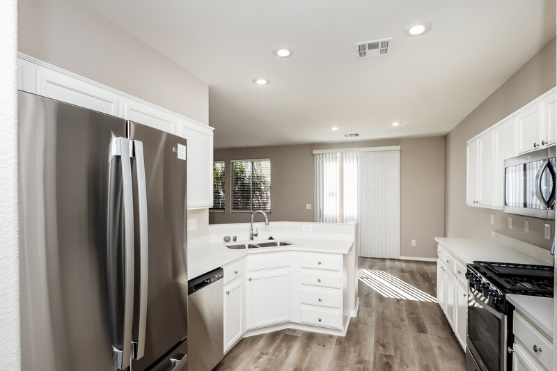 2,215/Mo, 697 Blooming Sage Ct Henderson, NV 89015 Kitchen View