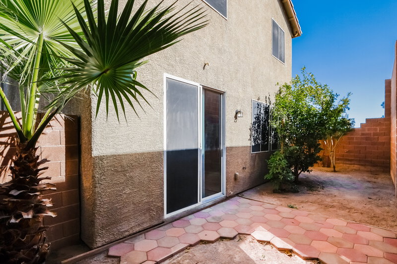 2,215/Mo, 697 Blooming Sage Ct Henderson, NV 89015 Rear View
