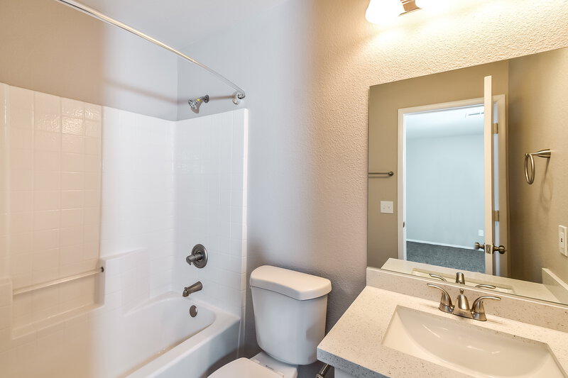 1,995/Mo, 613 Black Sand Ct Henderson, NV 89011 Main Bathroom View