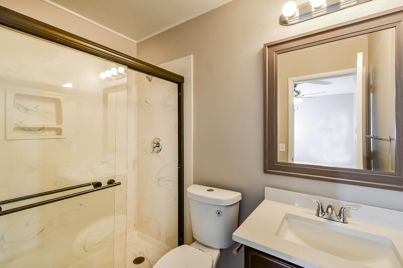 1,770/Mo, 1009 Cedar Pines St Henderson, NV 89011 Main Bathroom View