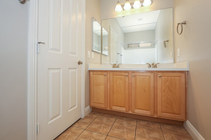 2,340/Mo, 2434 Wrangler Walsh Ln Henderson, NV 89002 Main Bathroom View