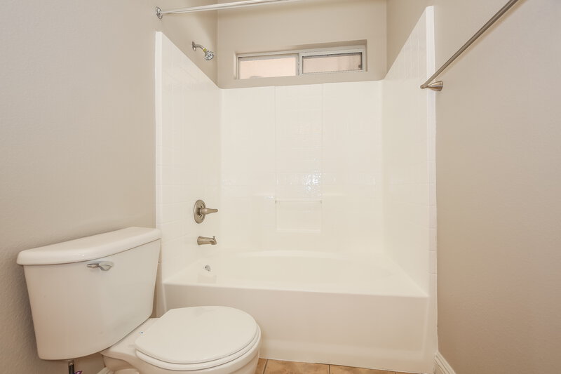 2,340/Mo, 2434 Wrangler Walsh Ln Henderson, NV 89002 Bathroom View 3