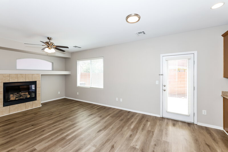 1,925/Mo, 643 Calamus Palm Pl Henderson, NV 89011 Living Room View 4