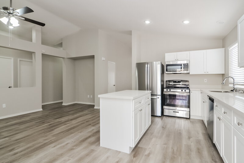 3,120/Mo, 696 Oak Field Ln Henderson, NV 89011 Kitchen View 3