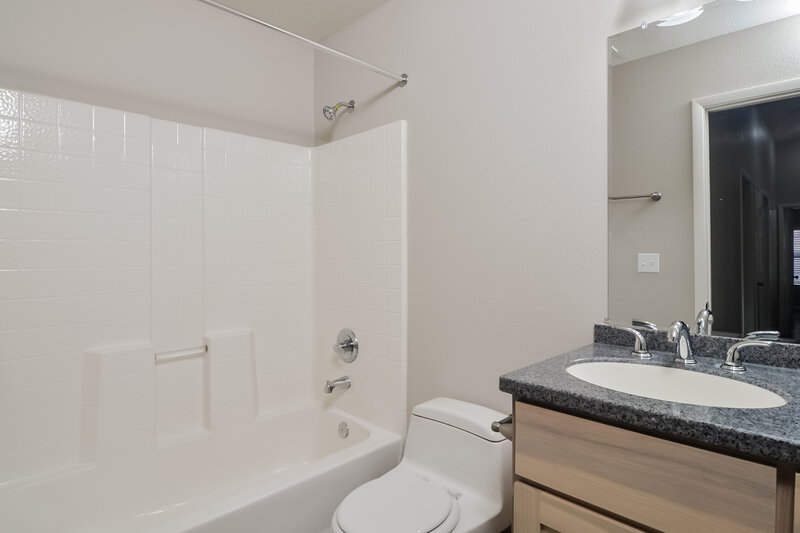 3,120/Mo, 696 Oak Field Ln Henderson, NV 89011 Main Bathroom View