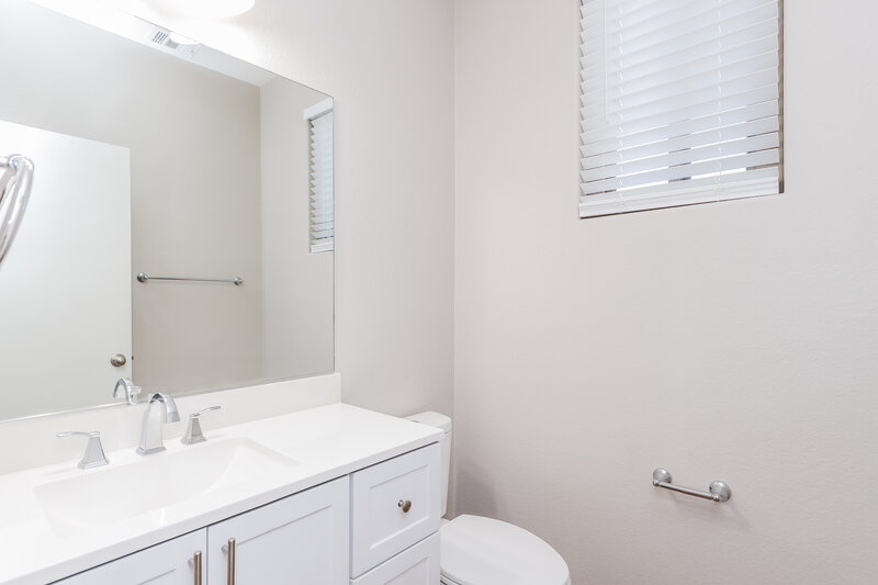 2,040/Mo, 748 Beechwheat Way Henderson, NV 89015 Bathroom View 2