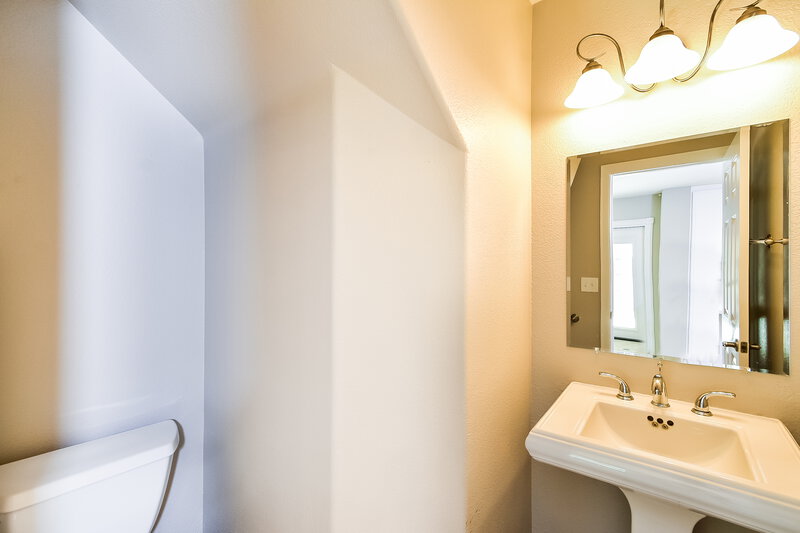 2,385/Mo, 8429 Shady Pines Dr Las Vegas, NV 89131 Bathroom View 2