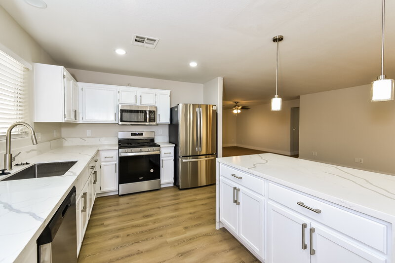 2,165/Mo, 785 Beach Park St Henderson, NV 89015 Kitchen View