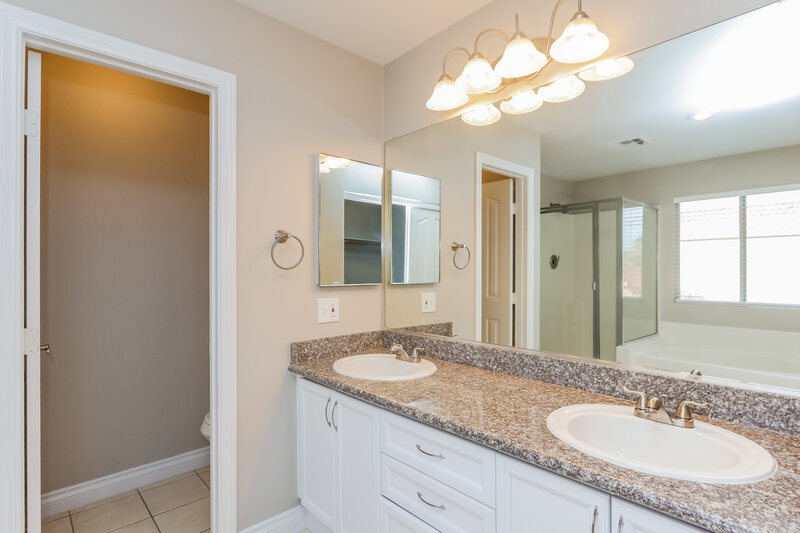 2,175/Mo, 9163 Sparkling Star St Las Vegas, NV 89123 Main Bathroom View