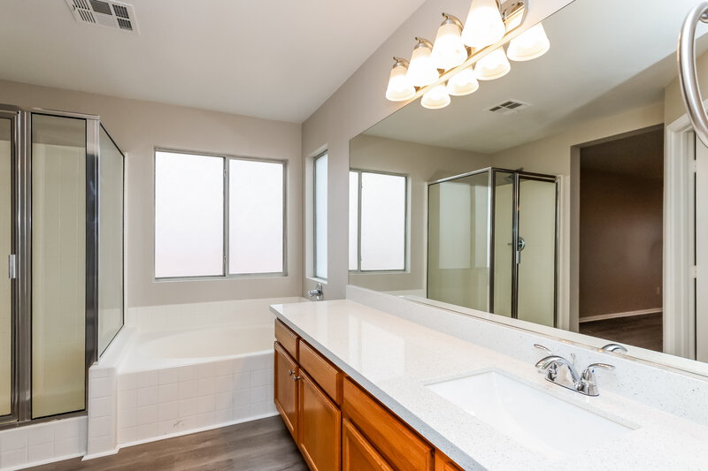 2,215/Mo, 716 Salt Flats Cir Henderson, NV 89011 Main Bathroom View
