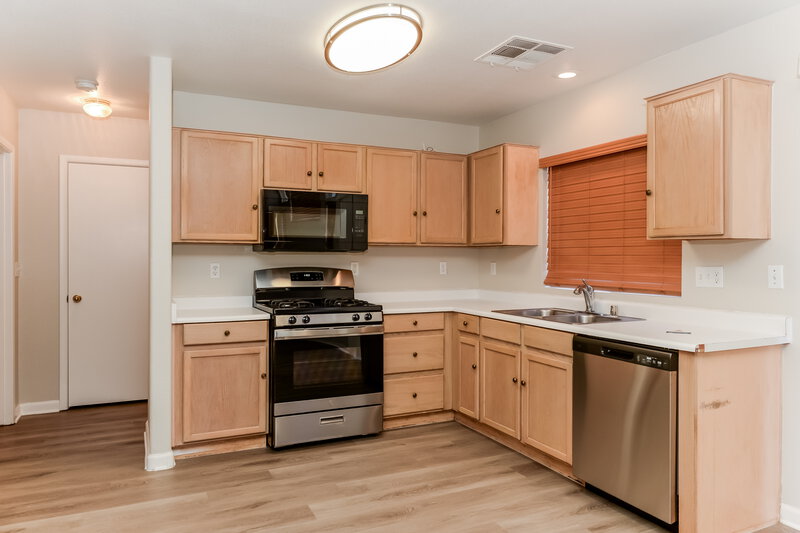 1,960/Mo, 4352 Sparkle Crest Ave North Las Vegas, NV 89031 Kitchen View