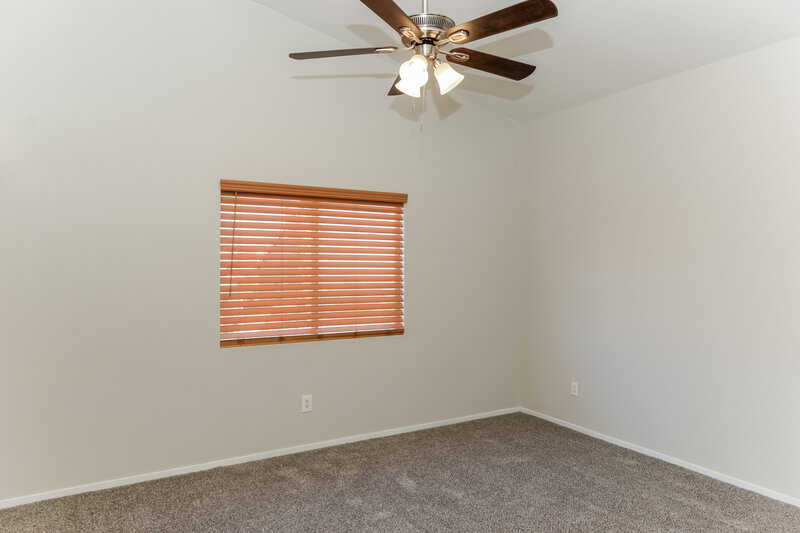 1,960/Mo, 4352 Sparkle Crest Ave North Las Vegas, NV 89031 Bedroom View 3